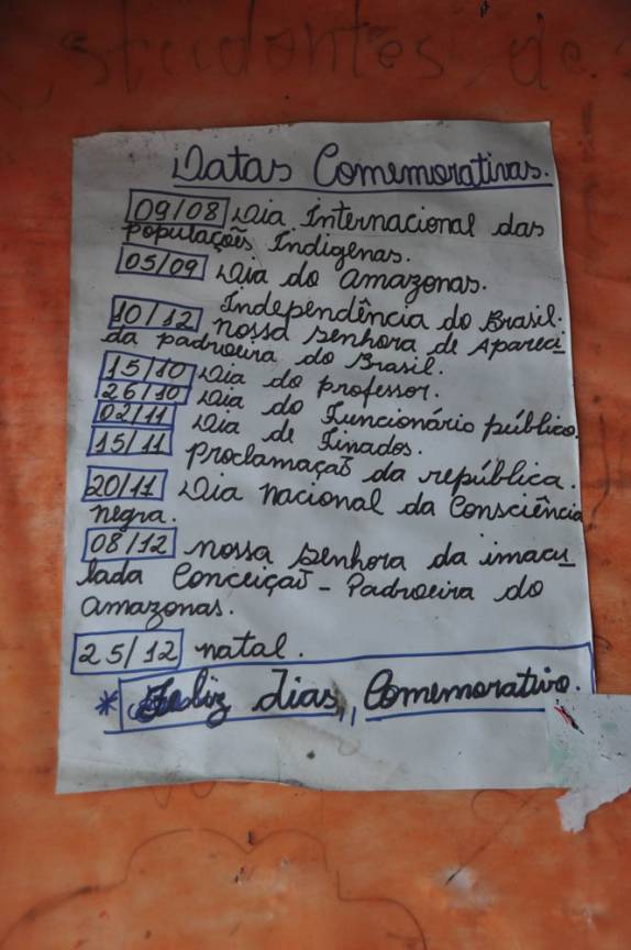 Visitando a escola de uma das comunidades ribeirinhas na Reserva do Mamirauá, região de Tefé, no Amazonas